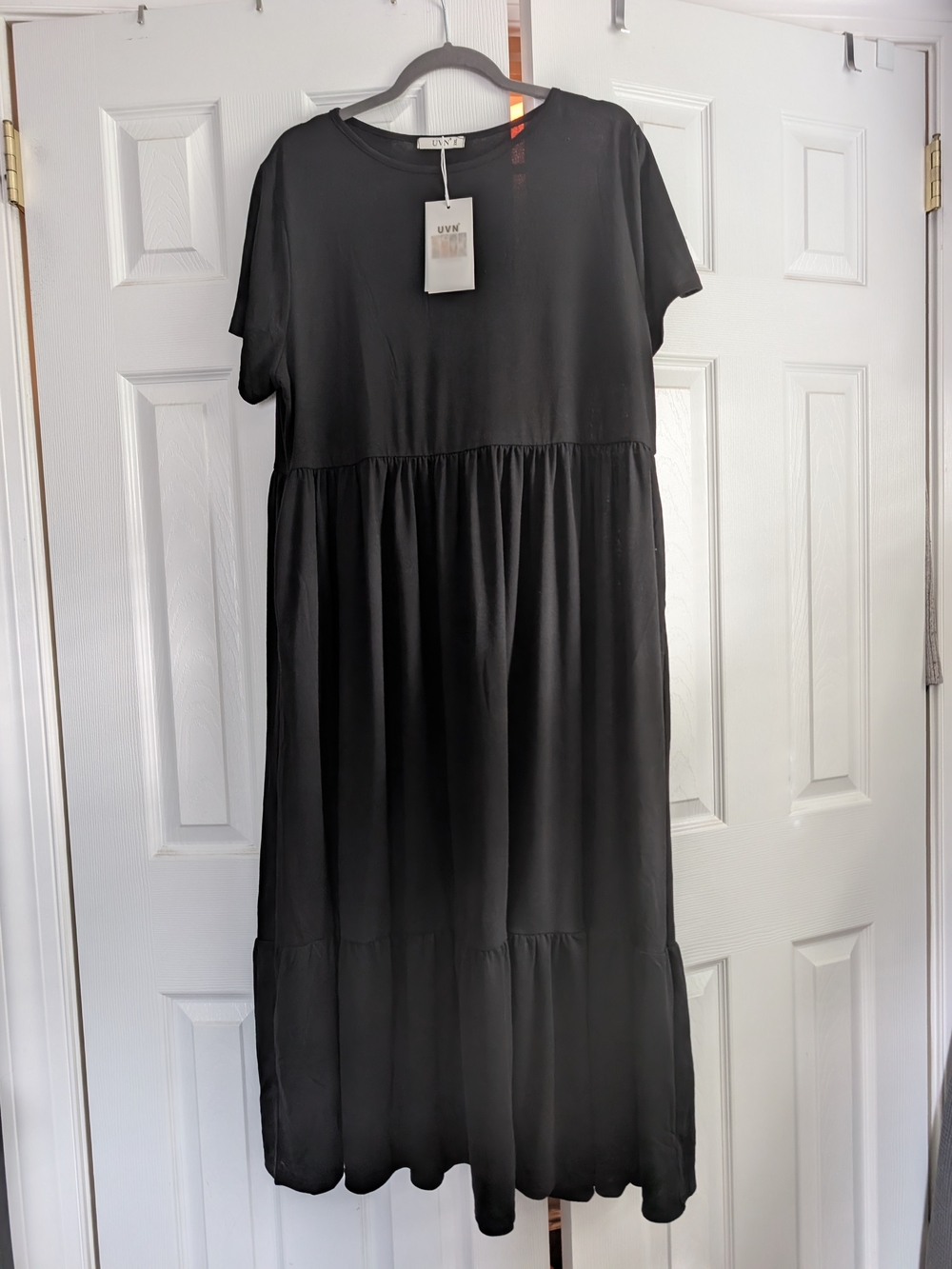 Black Short Sleeve Tiered Maxi Dress